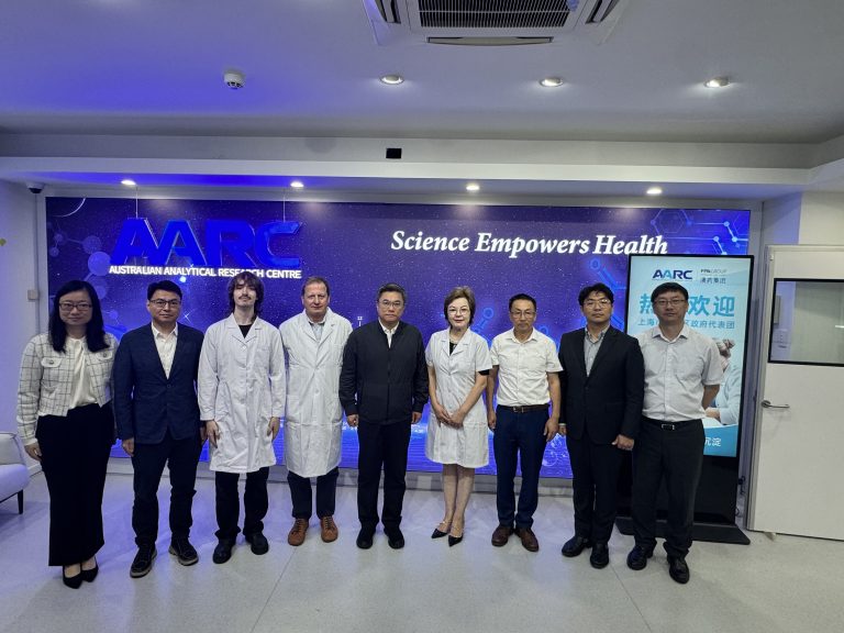 上海市杨浦区领导团一行到访澳药集团，共探中澳产业发展新机遇